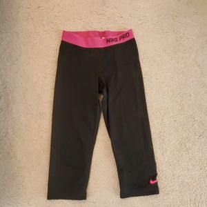 Nike Women's compression Capri